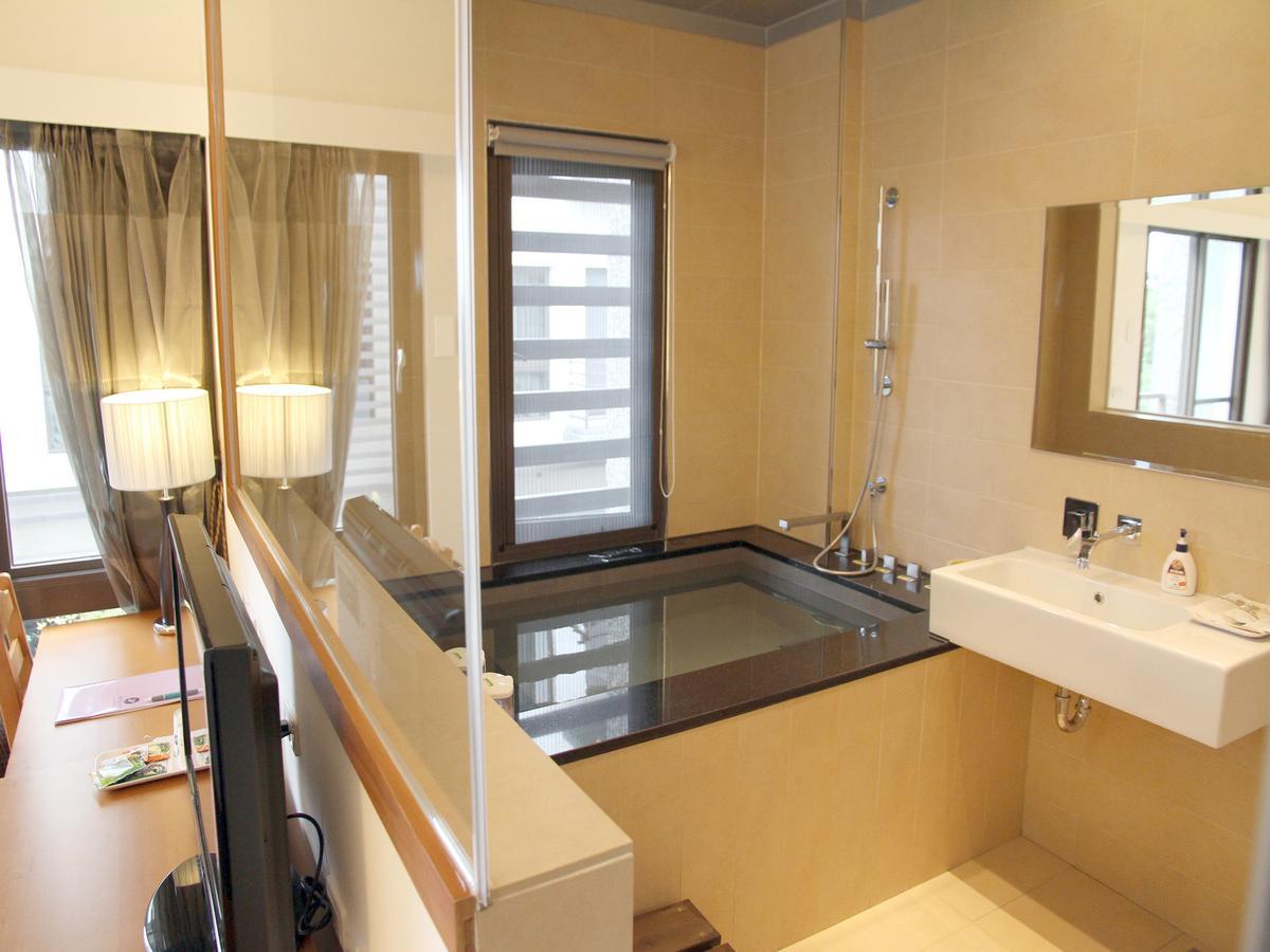 ג'יאושי Peace Area Hot Spring Hotel מראה חיצוני תמונה