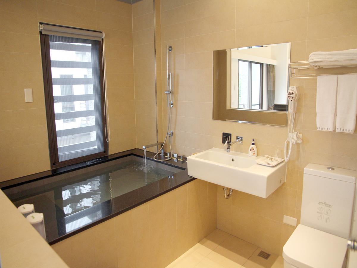 ג'יאושי Peace Area Hot Spring Hotel מראה חיצוני תמונה
